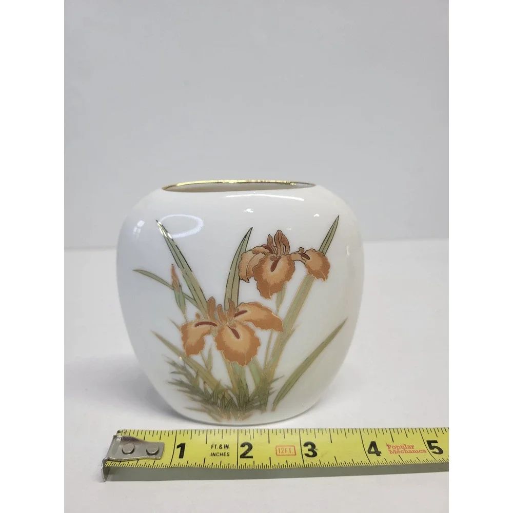 Fine China Japan Vintage Iris Bud Vase White Porcelain Gold Rim Ovoid Floral‎